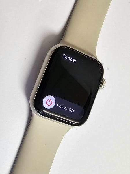 Apple iWatch SE 40 MM, Pre-owned iWatch, Release Date: 13/11/2026