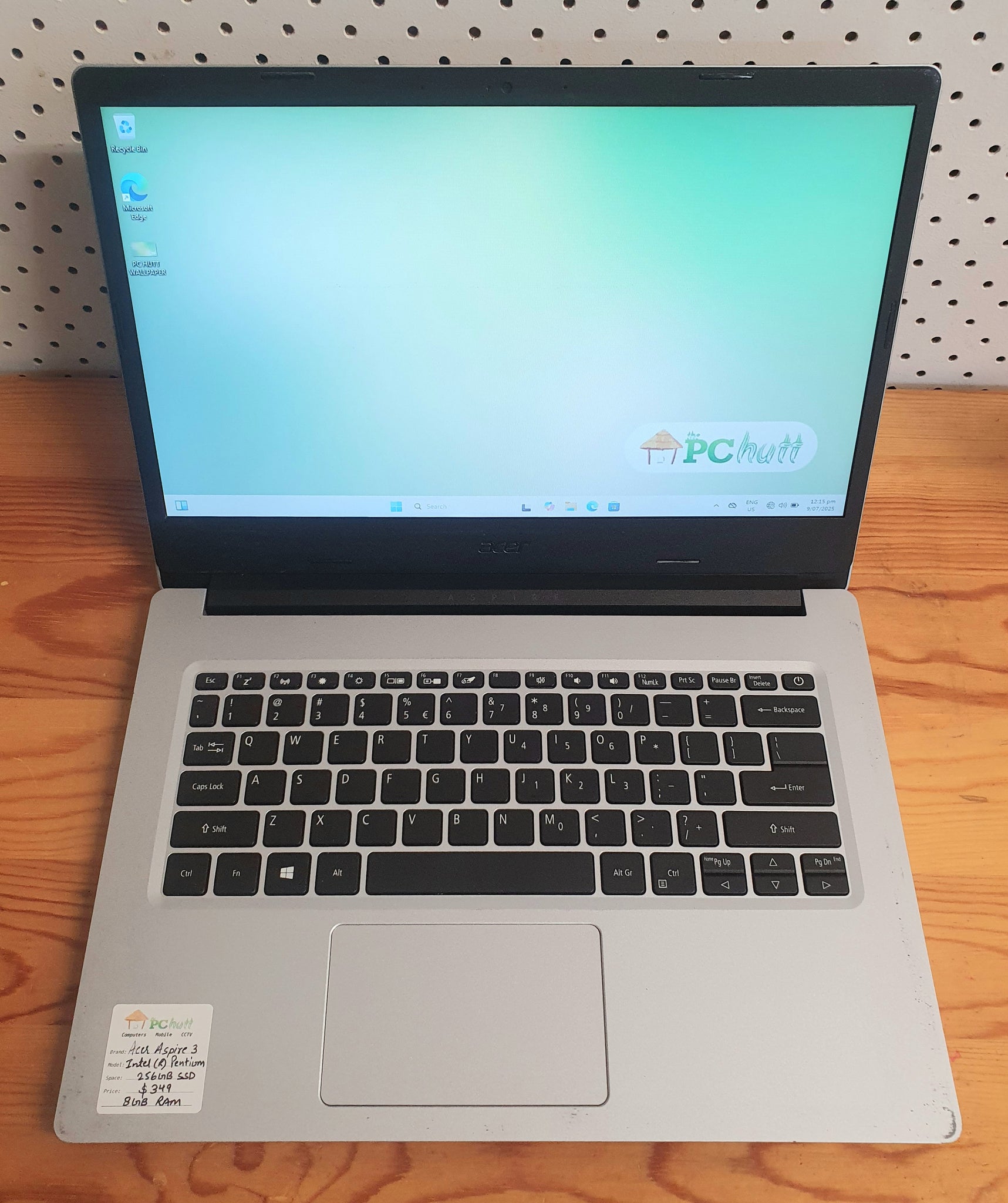 Acer Aspire 3 Intel (R) Pentium 256GB SSD, Pre-owned Laptop