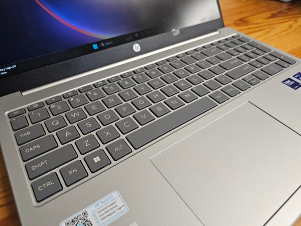 HP Laptop 15.6" Intel Core Ultra 5 16GB-RAM 512GB-SSD - Natural Silver, Pre-owned Laptop