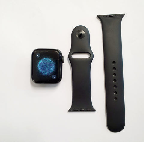 Apple iwatch Series 5 40MM, Pre-owned Watch/Excellent Condition