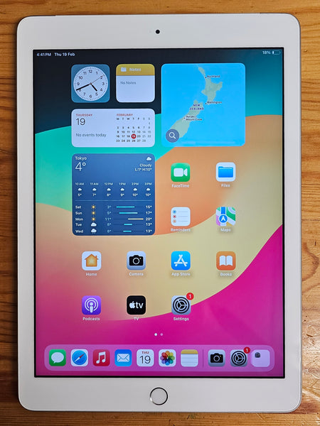 Apple iPad 6th Generation 32GB, Pre-owned iPad