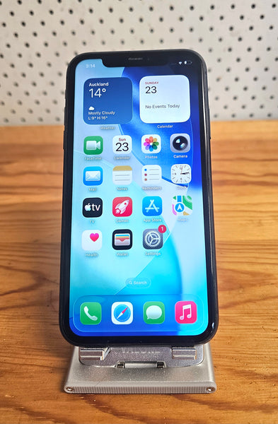 Apple iPhone 11 Refurbished phone, 64 GB
