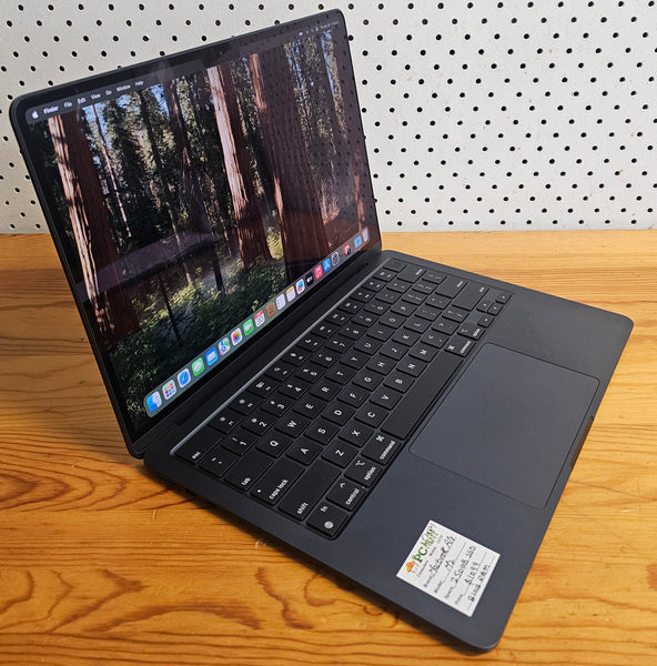 Apple Macbook Air M2 (2022) A2681, 8GB RAM,  Pre-owned