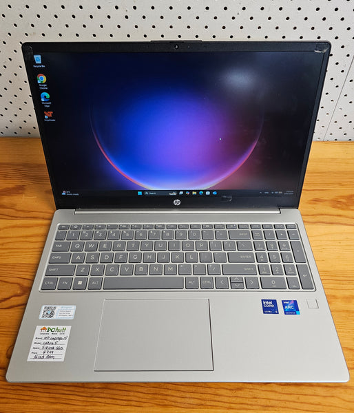 HP Laptop 15.6" Intel Core Ultra 5 16GB-RAM 512GB-SSD - Natural Silver, Pre-owned Laptop