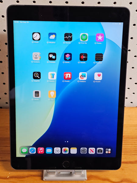 Apple iPad 9th Gen 64GB Wifi + Cellular, Pre-owned
