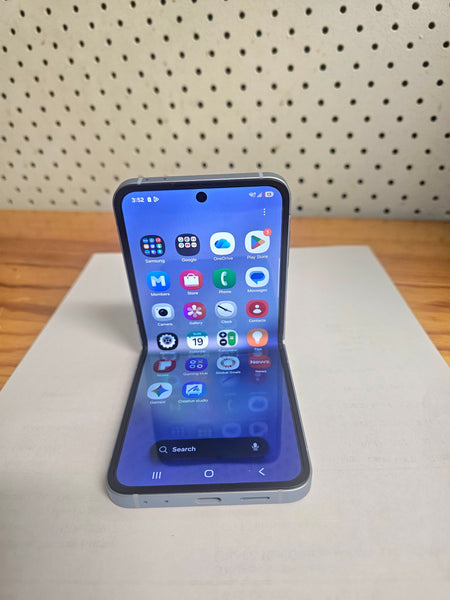 Samsung Z Flip 6 Pre-owned, 256 GB