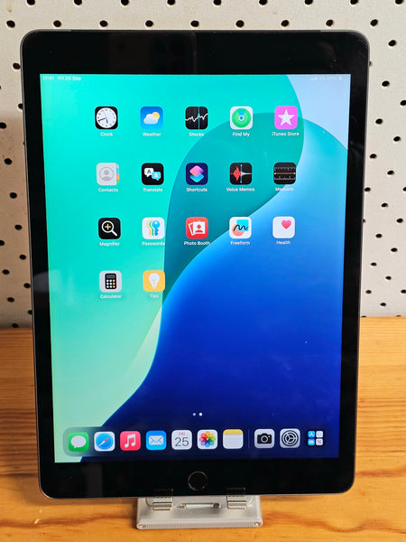Apple iPad 9th Gen 64GB Wifi + Cellular, Pre-owned