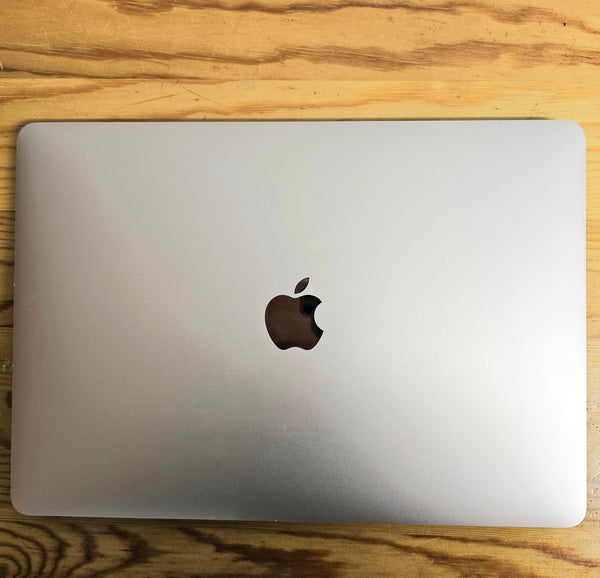Apple MacBook Air M1 2020, Pre-owned